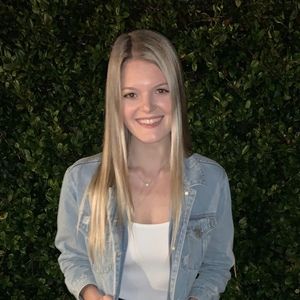 Meet your Posher, Caitlin